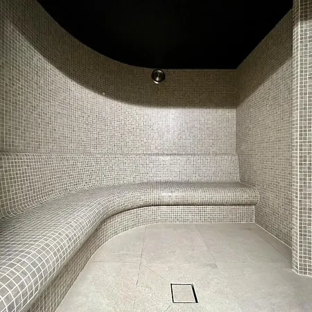 New With Terrace, Spa, Fitness アパート